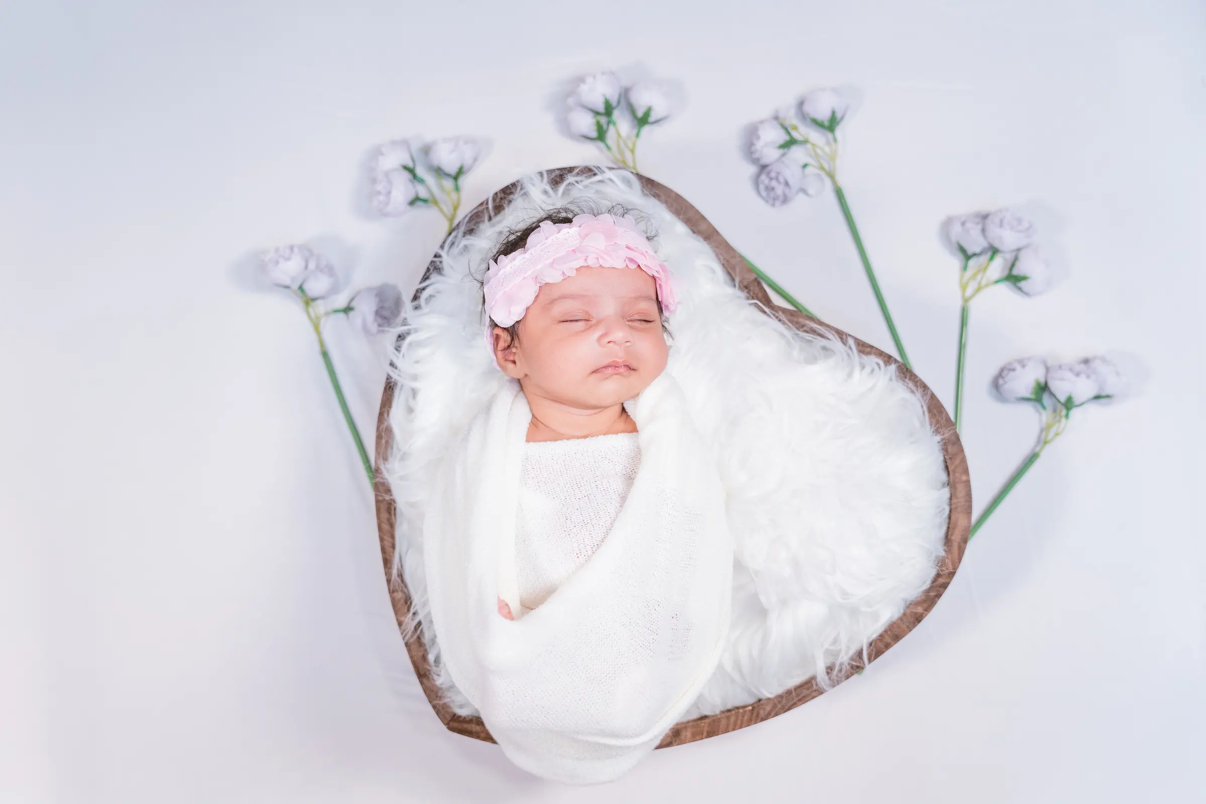 Newborn photograph by Divyesh Dobariya, Ontario.