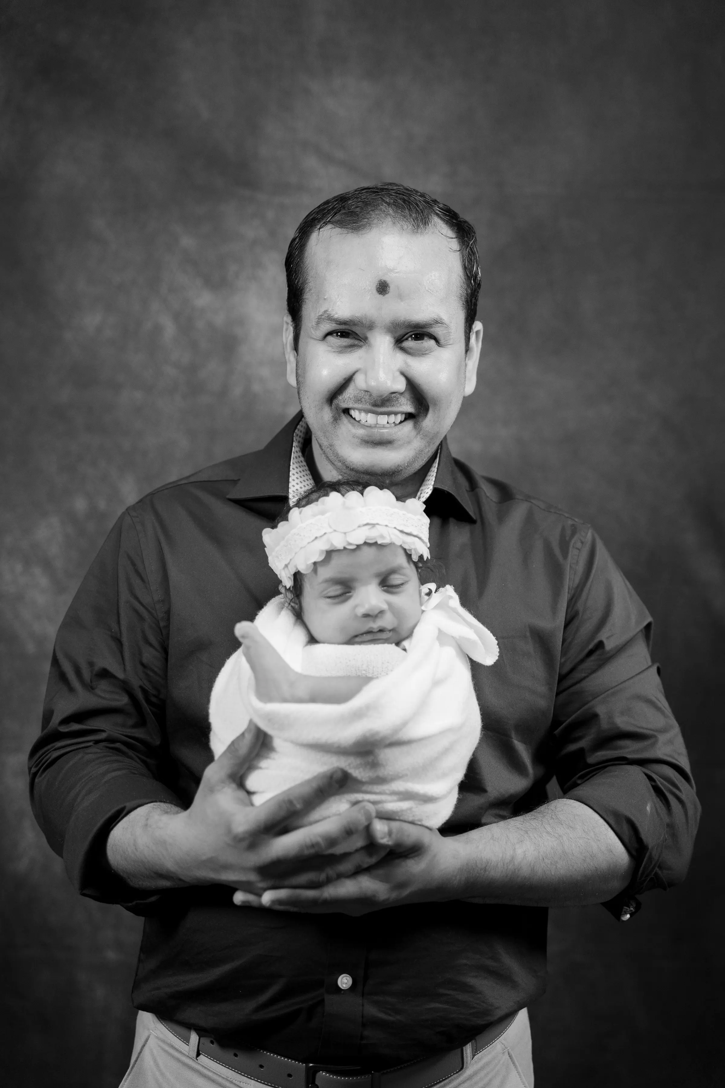 Newborn photograph by Divyesh Dobariya, Ontario.